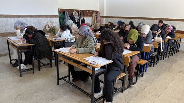 Kahramanmaraş Büyükşehir Belediyesi’nin gençlik markası Pusula Maraş, YKS ve KPSS