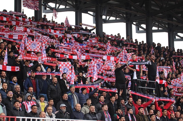 2. Lig’de şampiyonluk yarışı kızışırken İstiklalspor, cezalı gol kralı Kemal