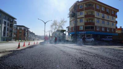Kahramanmaraş Büyükşehir Belediyesi, altyapı ve inşa faaliyetleri nedeniyle deforme olan