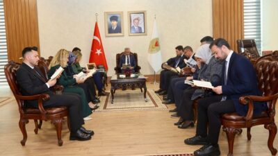 Vali Mükerrem Ünlüer ve il protokolü, 62. Kütüphane Haftası kapsamında