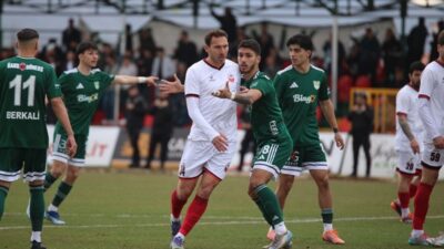 Grubun namağlup lideri 12 Bingölspor karşısında ilk yarıyı önde kapatan