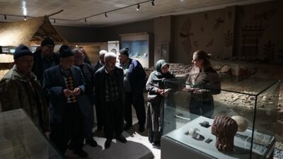 Büyükşehir Belediyesi, Yaşlılar Haftası kapsamında düzenlediği müze turuyla, şehrin ulu