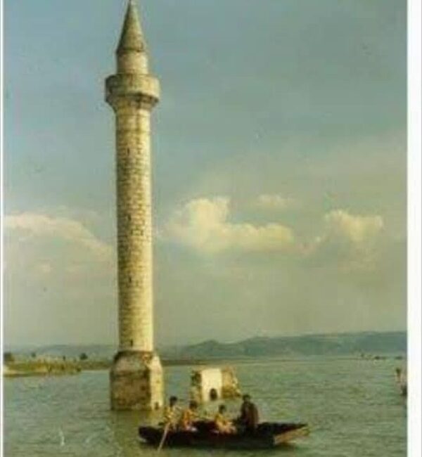 Kahramanmaraş’ın Andırın ilçesinde, Aslantaş Barajı’nın yapımıyla sular altında kalan eski