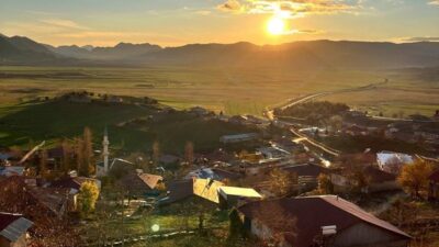 Kahramanmaraş’ın engebeli coğrafyasında saklı birer mücevher gibi parlayan Andırın ilçesi,