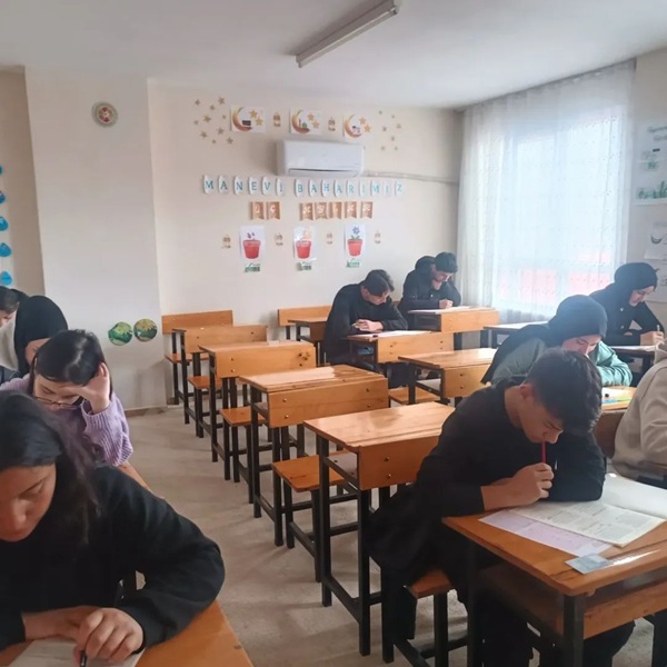 Andırınlı gençler, hayatlarının en heyecan verici sınavlarından birini geride bıraktı.