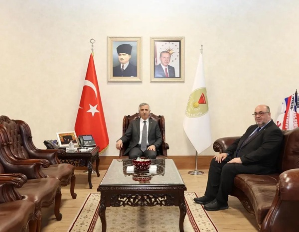 Dulkadiroğlu Belediye Başkanı Mehmet Akpınar, Kahramanmaraş Valisi Mükerrem Ünlüer’i ziyaret