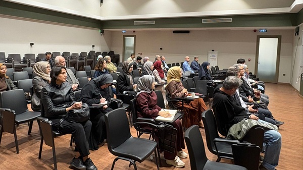 Büyükşehir Belediyesi’nin Yazarlık Akademisi kapsamında düzenlenen söyleşide yazar Duran Boz,