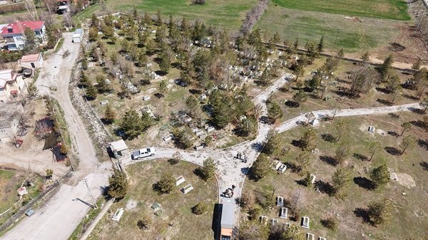 Kahramanmaraş Büyükşehir Belediyesi, kuzey ilçelerindeki toplam 736 mezarlık alanında büyük