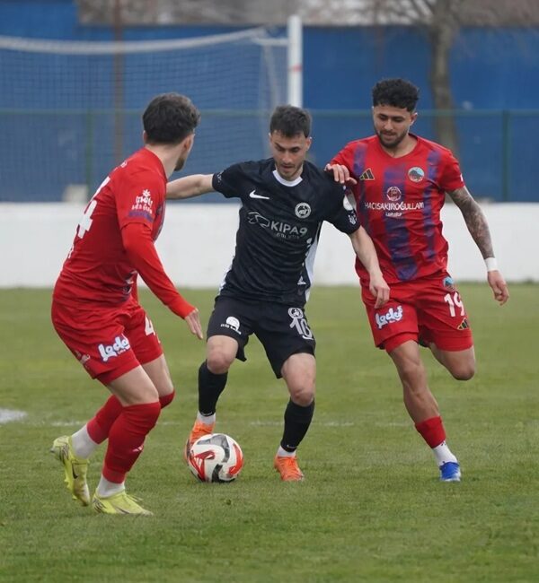 TFF 2. Lig Kırmızı Grup’ta zirve mücadelesi veren Kahramanmaraş İstiklalspor,