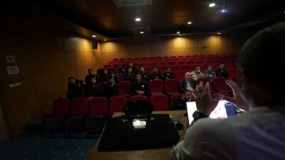 Yangınla mücadelenin en ön safında yer alan itfaiye ekipleri, Kahramanmaraş