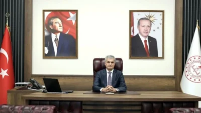 Ankara ve İstanbul gibi metropollerdeki tecrübesiyle bilinen Turan Akpınar, Kahramanmaraş