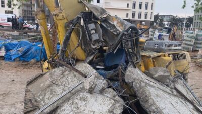 Onikişubat ilçesi Hayrullah Mahallesi’nde katlı otopark yıkımı sırasında meydana gelen