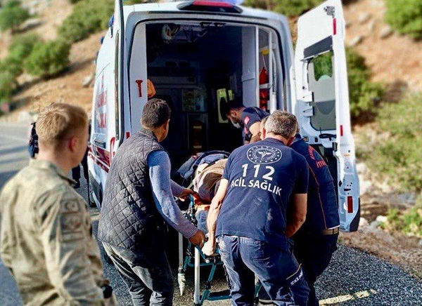 Elbistan ilçesinde bir otomobilin içerisinde henüz bilinmeyen bir nedenle çakmak
