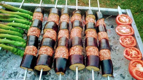 Kahramanmaraş’ta artan et, tavuk ve sebze fiyatları, kentin simgelerinden biri