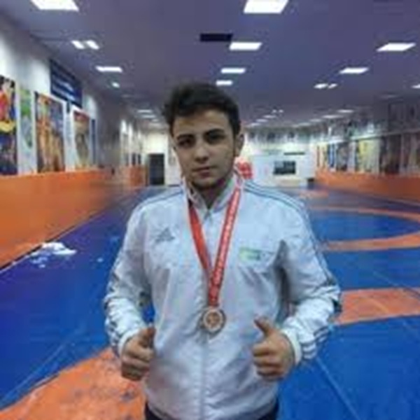 Üniversiteler arası Türkiye Güreş Şampiyonası'nda 79 kiloda altın madalya kazanarak