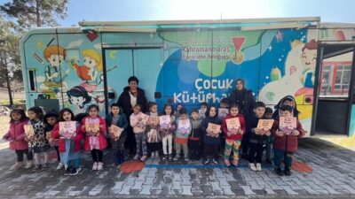 Masal saatleri, animasyon gösterimleri ve akıl oyunlarıyla çocukların hem eğlendiği