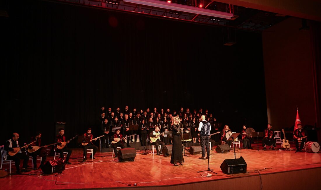 KSÜ'de sahne alan dev koro, Anadolu'nun en sevilen eserlerini halk