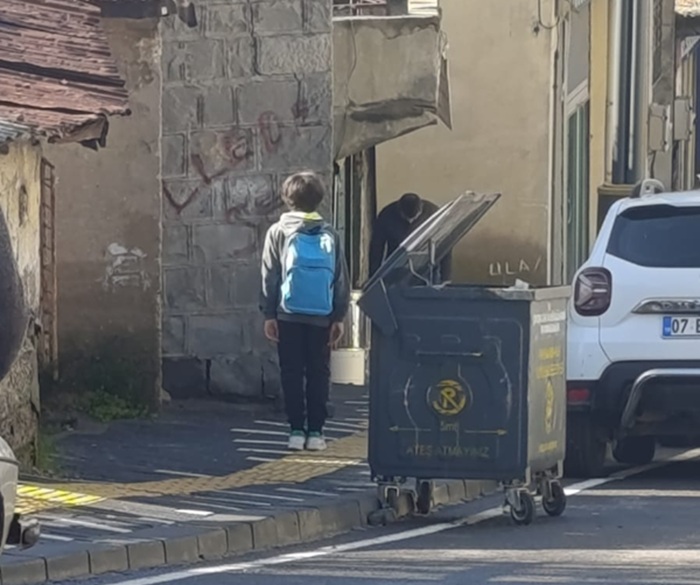 Kahramanmaraş’ın Andırın ilçesinde sabah saatlerinde kaydedilen görüntüler, izleyenlere duygusal anlar