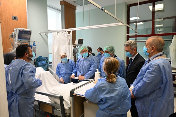 Onikişubat’taki okul saldırısının ardından yaralanan öğrencilerin tedavisi sürerken, Kahramanmaraş Milletvekilleri