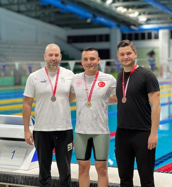 Kahramanmaraş sporunun tanıdık siması Doğukan Demir, kulvarlardaki üstünlüğünü Türkiye Şampiyonluğu