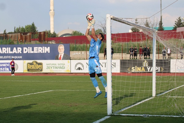TFF 2.lig kırmızı grup play-off yarı final rövanş maçında Mardin
