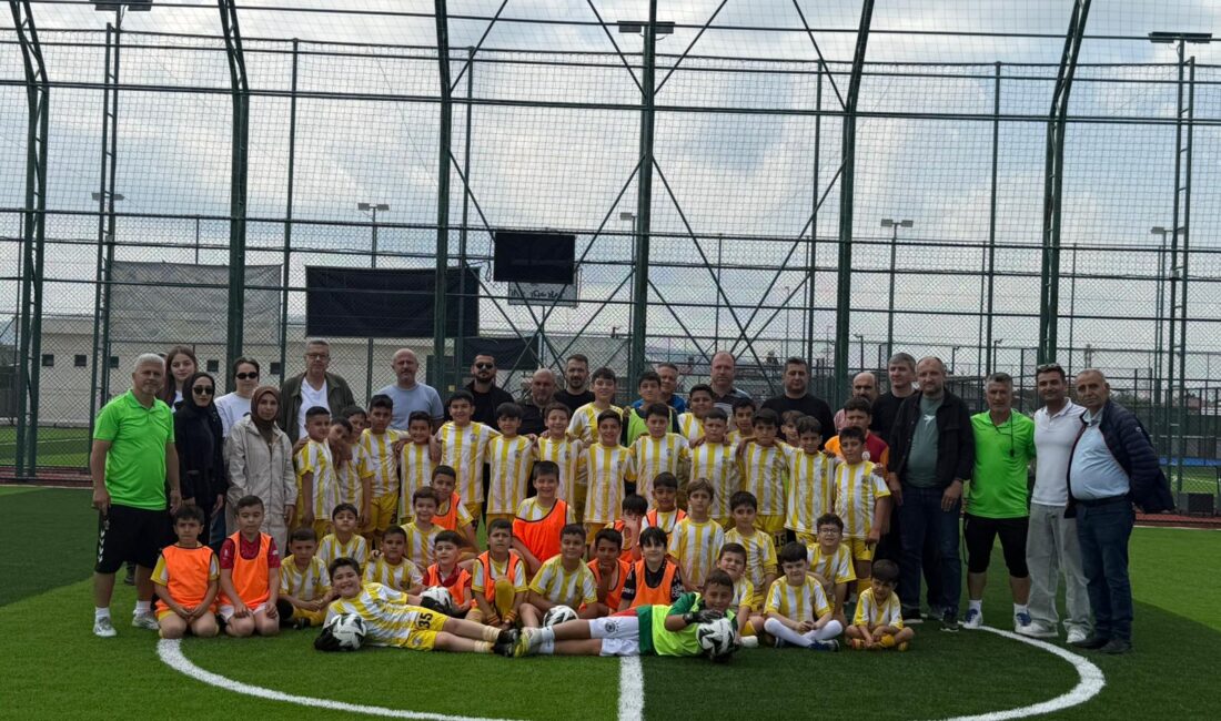 Şehrimizde futbol altyapısına yeni bir soluk getiren Sporium Maraş Futbol