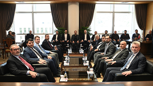 Kahramanmaraş’ımızın yeniden ayağa kalkması, eski canlı günlerine dönmesi için yerel