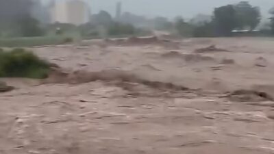 Kahramanmaraş’ın Andırın ilçesinde aniden bastıran şiddetli yağışlar sele dönüştü. Derelerin