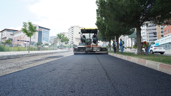 Kahramanmaraş Büyükşehir Belediyesi, kent merkezindeki ana arterlerin trafik sirkülasyon kapasitesini