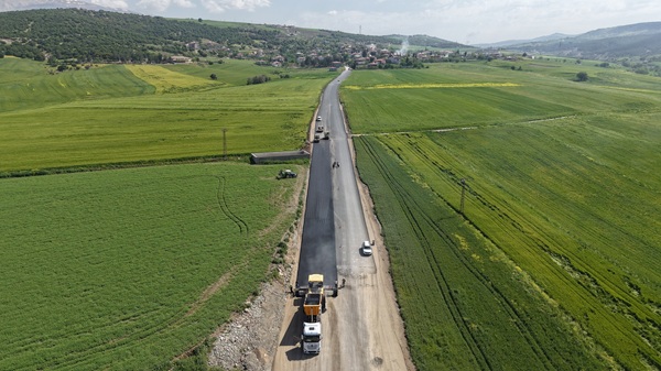 Kahramanmaraş Büyükşehir Belediyemizin şehir genelinde başlattığı büyük ulaşım ve asfalt