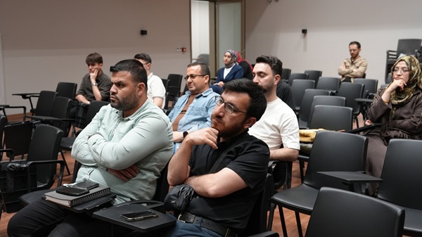 Kahramanmaraş Büyükşehir Belediyesi’nin sevilen kültür serisi “Yalnız Ardıç Söyleşileri”, edebiyat