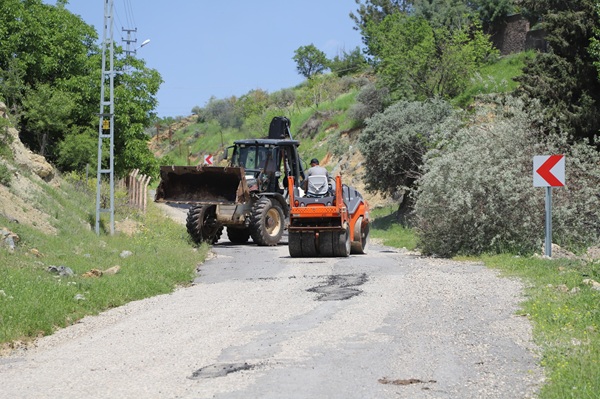 Dulkadiroğlu Belediyesi, ilçenin dört bir yanında üstyapı standartlarını yükseltmek için
