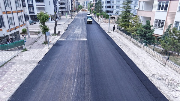 Kahramanmaraş Büyükşehir Belediyesi, kent genelindeki ulaşım ağlarının fiziki kalitesini ve