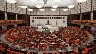 Türkiye Büyük Millet Meclisi’ne sunulan yapısal düzenleme teklifiyle, kamu çalışanları