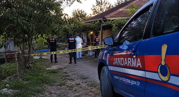 Ekinözü ilçesinde yaşayan 78 yaşındaki Gurmo Ağaç, evinin bahçesinde ölü