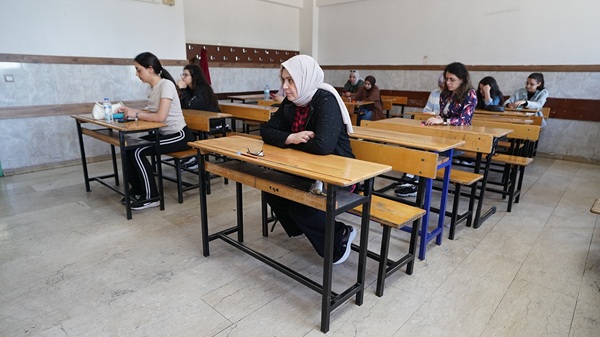 Kahramanmaraş’ta memuriyet hayali kuran binlerce genç, Büyükşehir Belediyesi’nin sunduğu ücretsiz