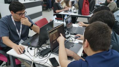 Kahramanmaraş’ta teknoloji rüzgarı esiyor. Büyükşehir Belediyesi ve KİÜ iş birliğiyle