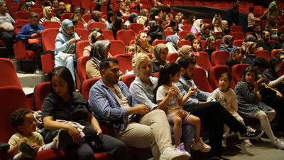 Kahramanmaraşlı aileler ve minikler, hafta sonunda harika bir tiyatro şöleniyle