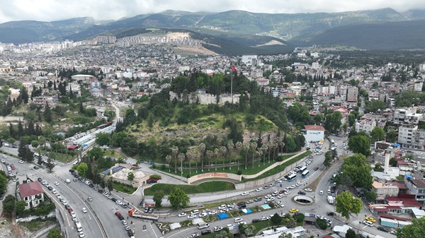 Kahramanmaraş’ın kentsel kimliğinde, sivil mimarlık tarihinde ve Millî Mücadele kronolojisinde