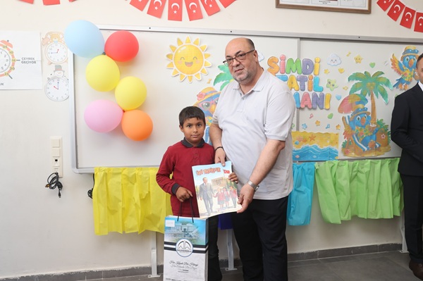Dulkadiroğlu Belediye Başkanı Mehmet Akpınar, 2025-2026 akademik takvim yılının nihayete
