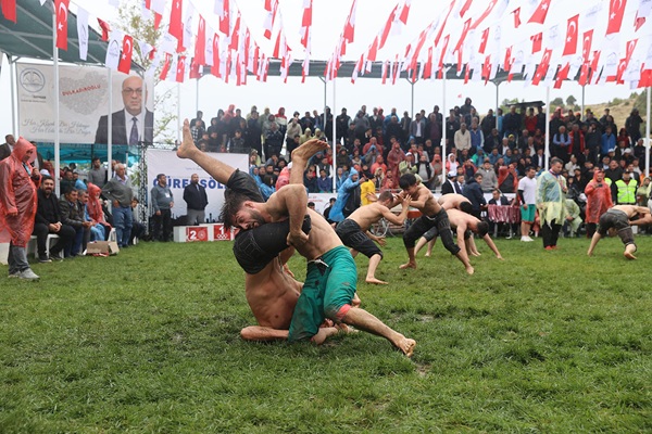 Dulkadiroğlu Belediyesi, kültürel kodların muhafazası ve ata sporlarının gelecek kuşaklara