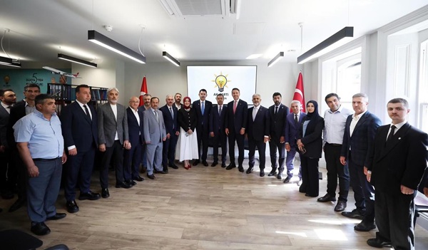 AK Parti İngiltere Temsilciliği tarafından koordine edilen üst düzey istişare