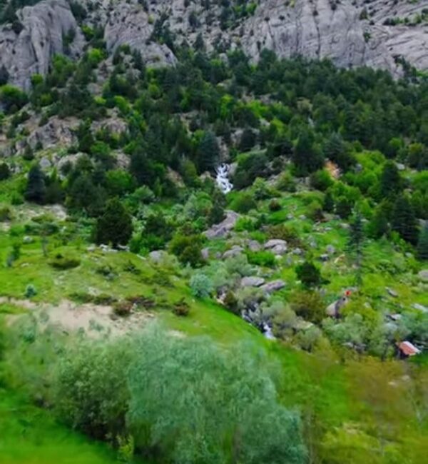 Kahramanmaraş mülki idare sınırları dâhilinde yer alan Andırın ilçesi, sahip