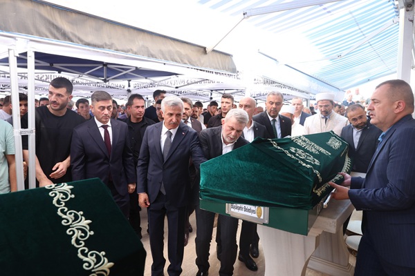 Kahramanmaraş’ın Onikişubat ilçesine bağlı Boğaziçi Mahallesi’nde dün öğle saatlerinde bir