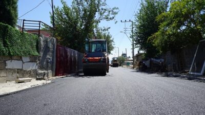 Kahramanmaraş Büyükşehir Belediyesi ekipleri, Dulkadiroğlu ilçesi Gençosman Mahallesi’nde altyapı çalışmalarının