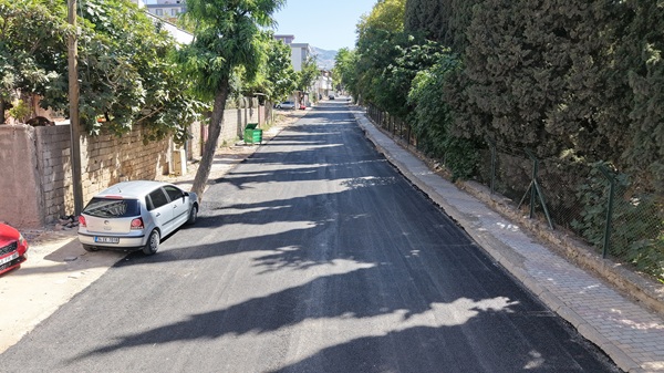 Kahramanmaraş Büyükşehir Belediyesi, kent genelindeki ulaşım hamlesine kesintisiz devam ediyor.