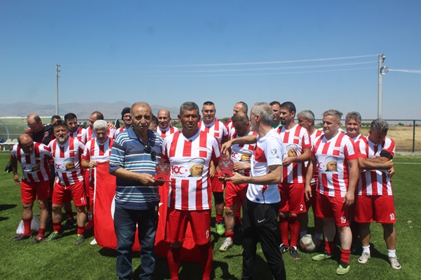46 Kahramanmaraş Masterler takımı Niğde ilinde 19 Temmuz tarihleri Nigde