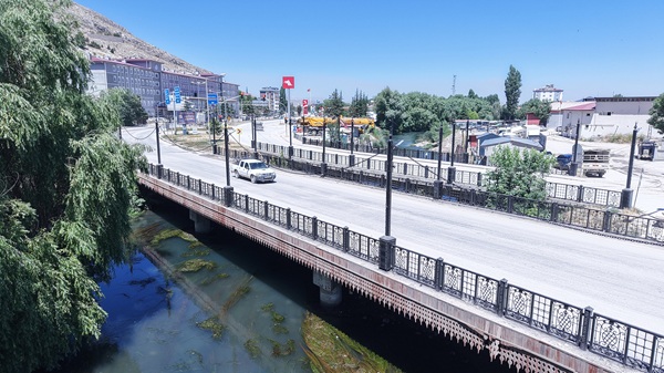 Kahramanmaraş Büyükşehir Belediyesi, Elbistan ilçesinde ulaşım güvenliğini artırmak adına önemli