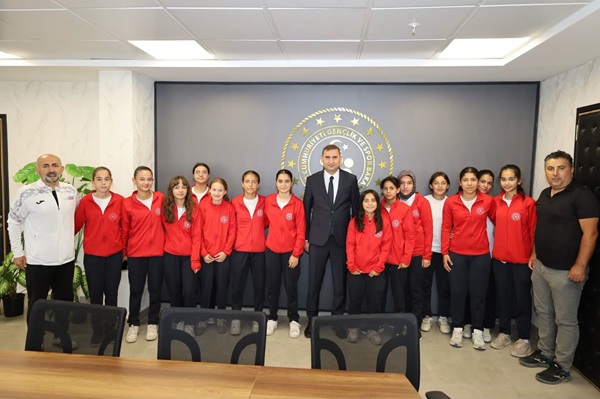 Kahramanmaraş’ın kadın futbolundaki temsilcisi Anadoluspor, ANALİG Kızlar Futbol Turnuvası’nda Türkiye’nin