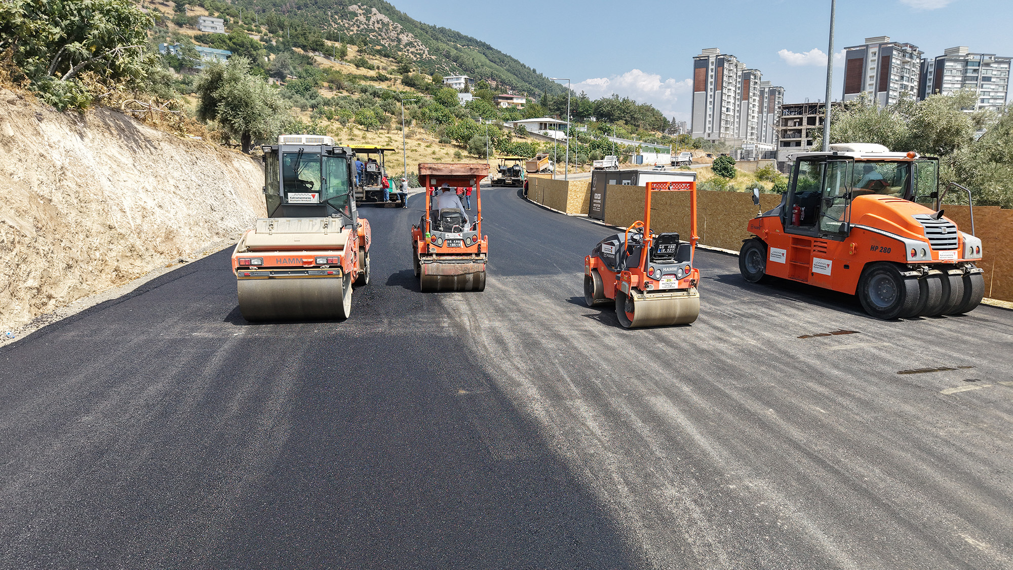 Büyükşehir Belediyesi, haftalık asfalt programı kapsamında 17 – 23 Ağustos